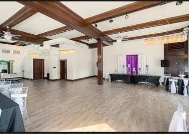 Beautiful Event Space with a warm ambiance and a unique location